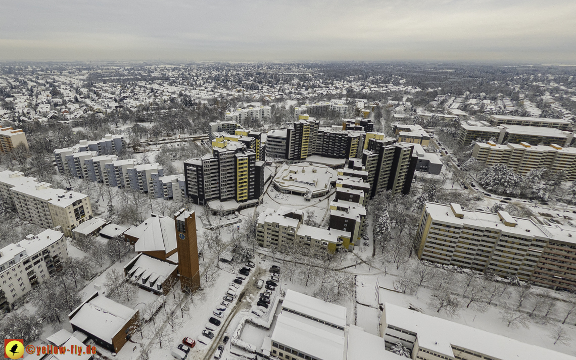 04.12.2021 - Karl-Marx-Ring und Marx-Zentrum in Neuperlach